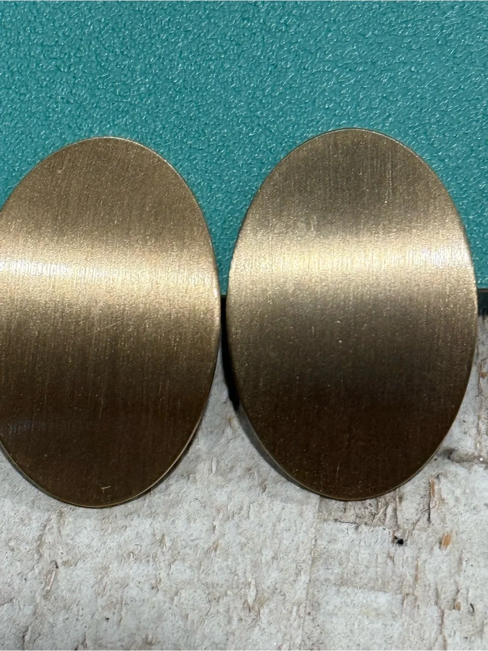 Everri Oval Gold Oval Earrings